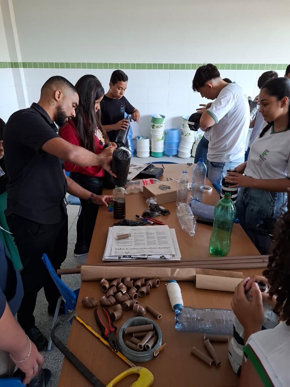 Oficina de confecção de iscas para captura de abelhas 1