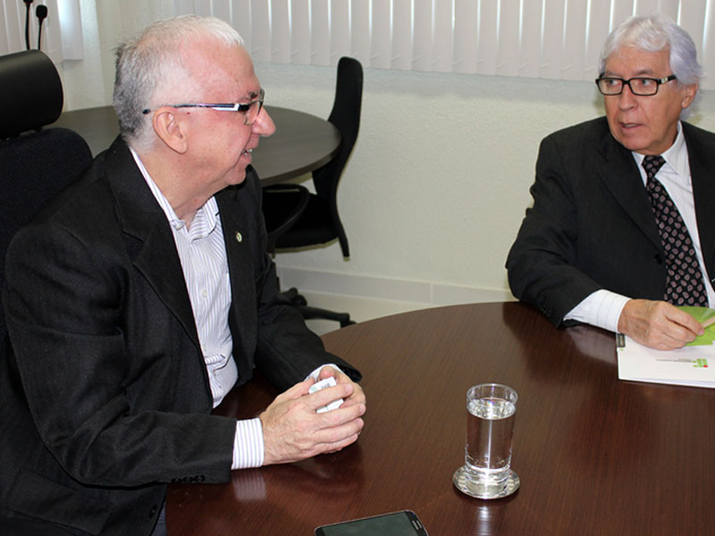 Foto 3 - ok Reitor do IFS Ailton Ribeiro de Oliveira