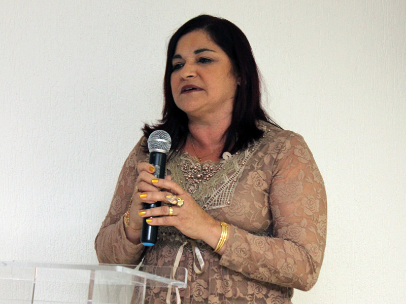 Foto 3 28-07-14 - Ruth Sales - na ocasião representando o reitor