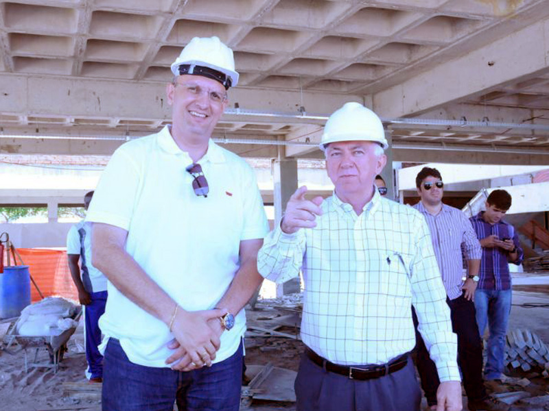 Foto 4 ok- Prefeito Fábio Henrique e reitor do IFS Ailton Ribeiro de Oliveira - Crédito - ANS