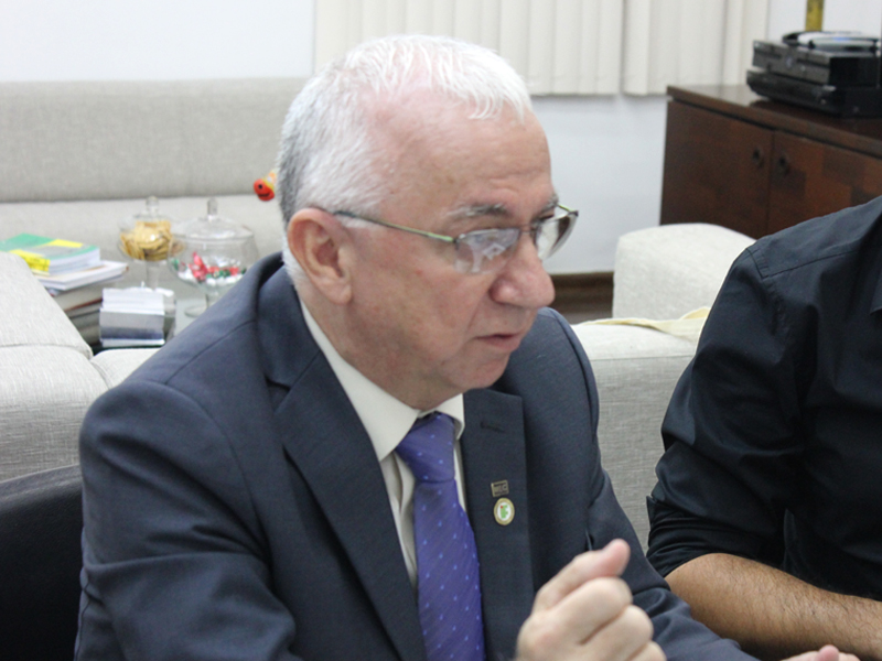 Foto 3 ok - Ailton Ribeiro de Oliveira reitor do IFS