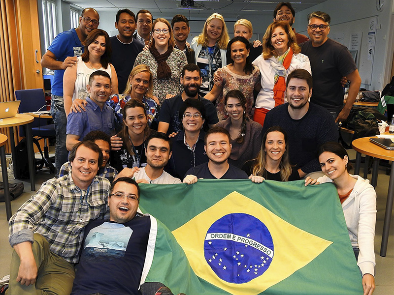 Foto 3 - Professor Wlamir e colegas no encerramento do curso