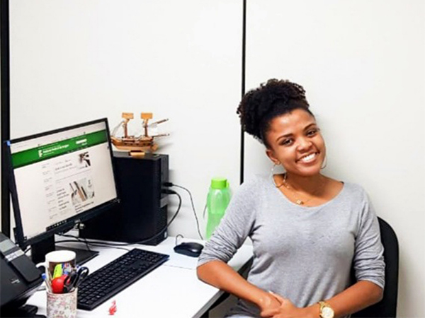 Paula Andrade é assistente em administração do Núcleo de Apoio Jurídico da Progep