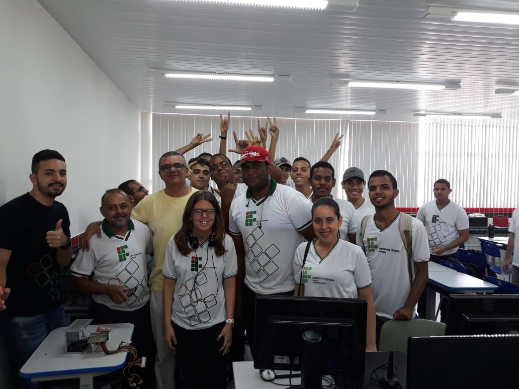 Turma do técnico subsequente de Socorro e o professor Luiz